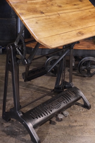 table a dessin fonte Darnay 1930 ancienne